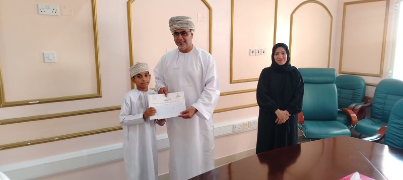 الاحتفال بتكريم المعلمين والطلبة المجيدين في مسابقات أولمبياد الابتكار والروبوت والذكاء الاصطناعي بتعليمية محافظة الظاهرة 