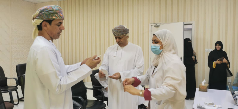 فحص طول النظر بتعليمية البريمي 