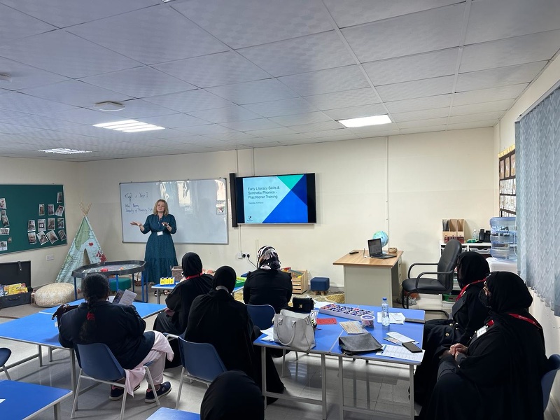 تبادل الزيارات الإشرافية بين معلمين اللغة الانجليزية في المدرسة البريطانية