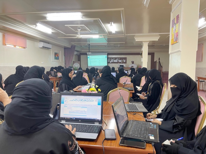 دائرة المدارس الخاصة بتعليمية ظفار تنفذ برنامج تدريبي للهيئة الادارية بالمدارس الخاصة