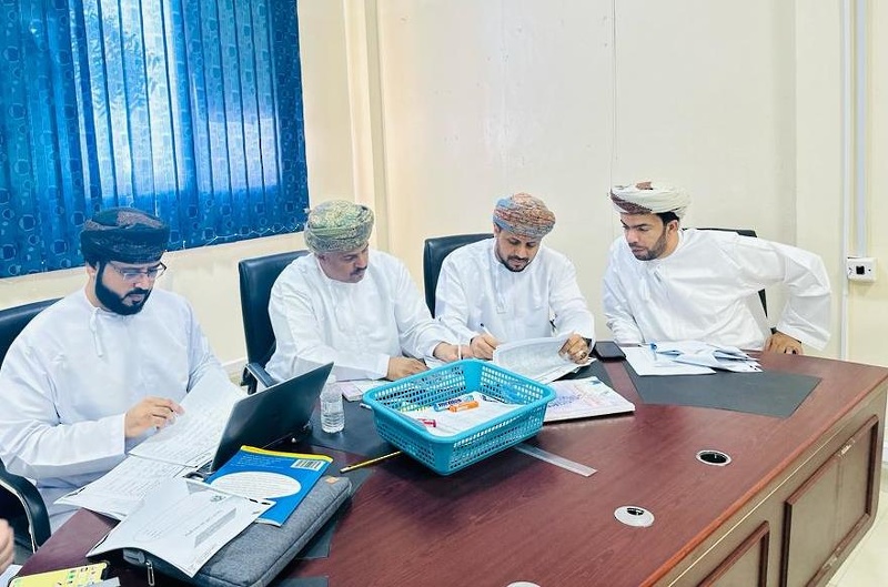 البرنامج التدريبي لبناء الأنشطة الإثرائية للطلبة الموهوبين في مدارس التعليم الأساسي بمحافظة ظفار