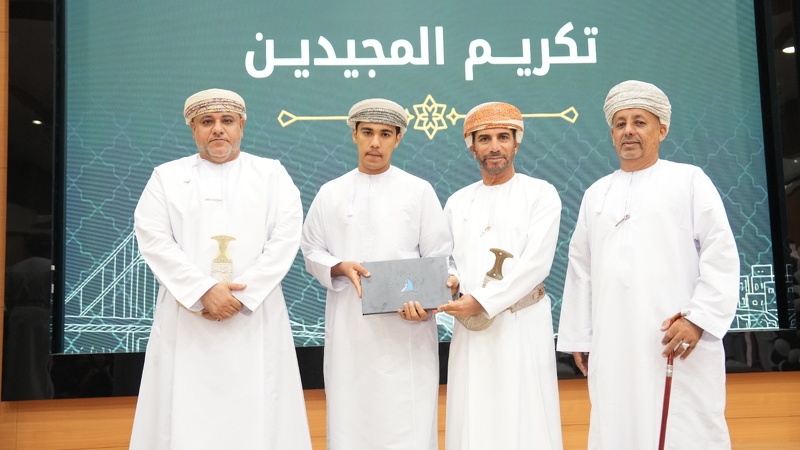 والي صور يرعى حفل تكريم المجيدين بمدارس الولاية للعام الدراسي 2025-2026م وتكريم الفائزين في مسابقة حماية المستهلك