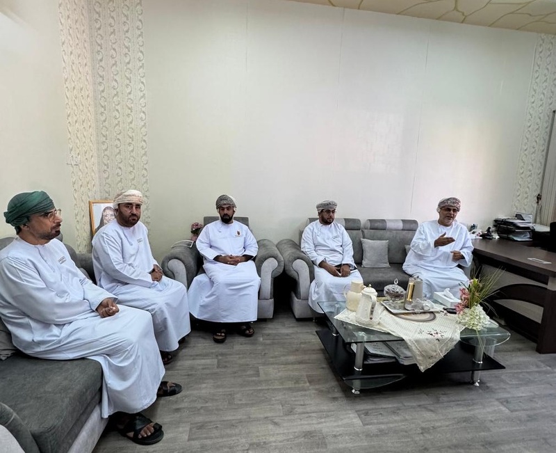 لجنة من المديرية العامة للمدارس الخاصة تزور مدارس تعليمية محافظة الظاهرة