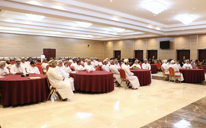 لقاء تعريفي بين مختصين بتعليمية جنوب الباطنة ومجالس أولياء الأمور