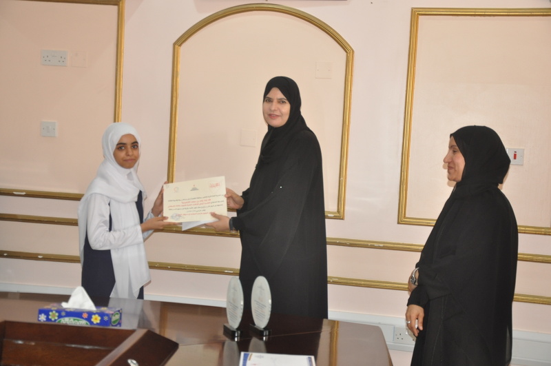 تكريم كوكبة من الطلبة المبدعين والمجيدين في مجال الابتكار بمدارس تعليمية محافظة الظاهرة 