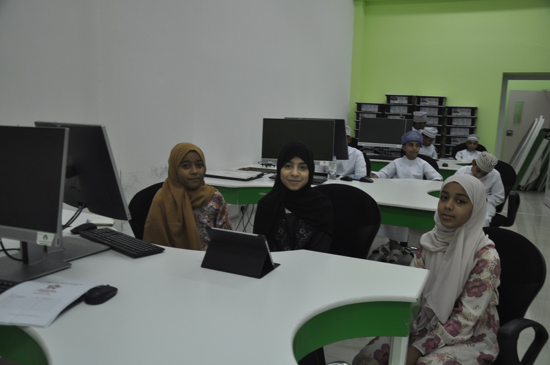 تنظيم أسبوع ومضه ابتكار للطلبة بتعليمية محافظة الظاهرة 