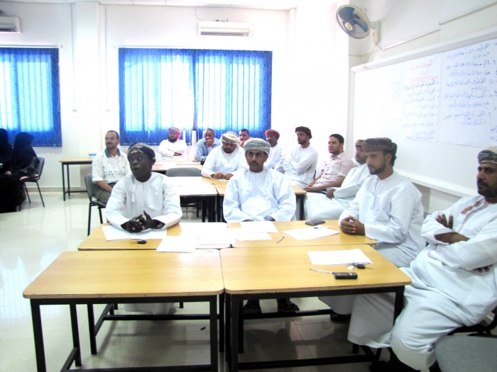 برنامج تواصل المدرسة مع الأسرة والمجتمع المحلي لمدراء ومديرات المدارس ومساعديهم بتعليمية ظفار