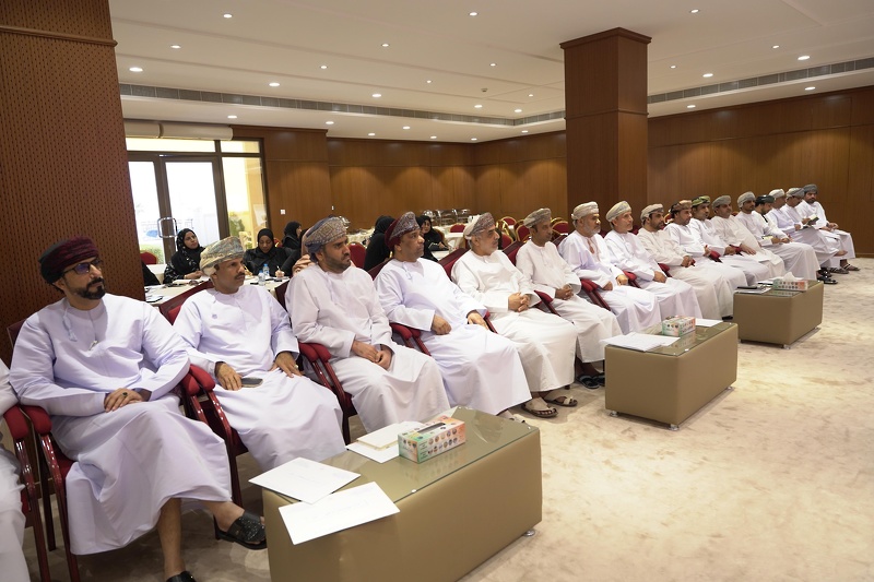 7157 طالباً وطالبة يؤدون امتحانات دبلوم التعليم العام بجنوب الباطنة في 38 مركزا