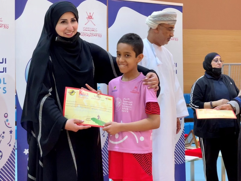 تعليمية ظفار تنظم مهرجان ألعاب القوى للصغار 