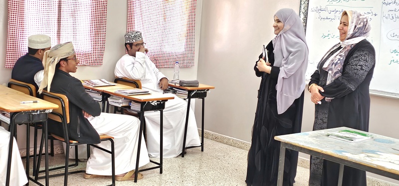 المكلفة بأعمال مدير عام تعليمية ظفار تزور عدد مدارس ولاية ثمريت وتطلع على المشاريع الإنشائية بها