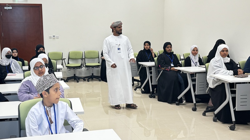 انطلاق البرنامج الشتوي للطلبة الموهوبين بمحافظة ظفار