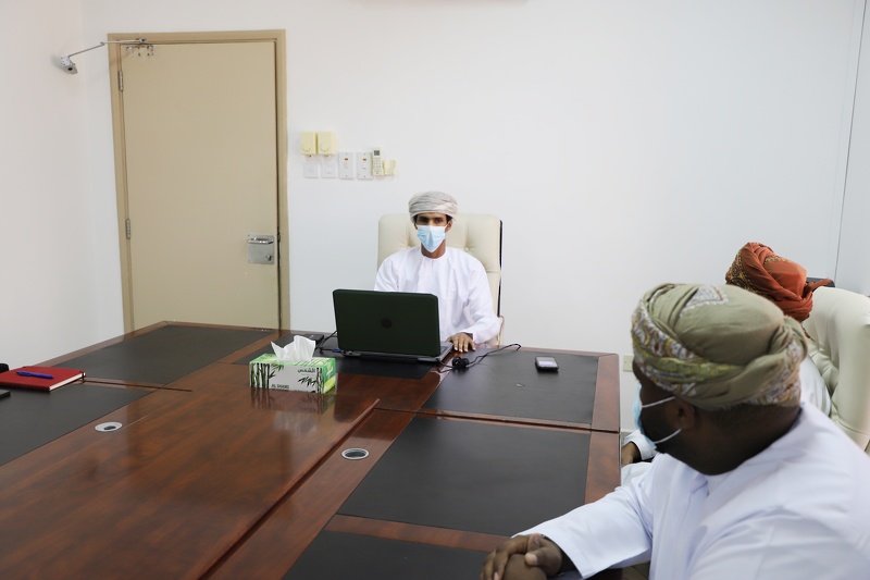 اللجنة الفنية  للرياضة المدرسية بمحافظة ظفار تعقد اجتماعها الأول 