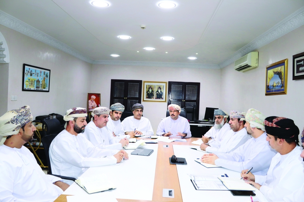 تعليمية شمال الباطنة تستعرض خطط تعزيز الأمن والسلامة في المدارس
