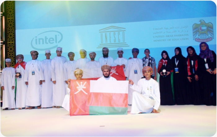 طلاب السلطنة يحصدون أربع جوائز في مسابقة إنتل للعلوم