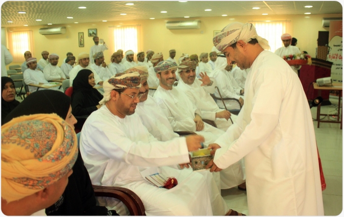 ختام دورة معا لمحو أمية الإشارة بتعليمية البريمي