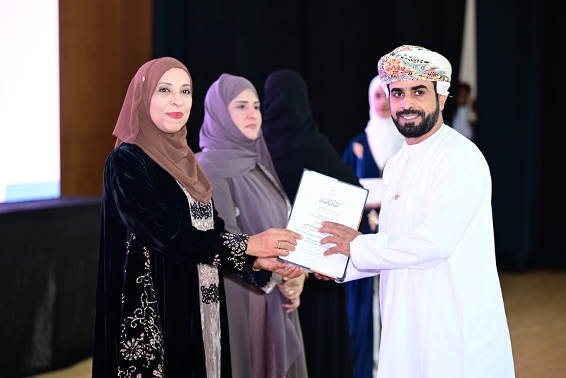 وزيرة التعليم ترعى حفل يوم المعلم لتعليمية ظفار  