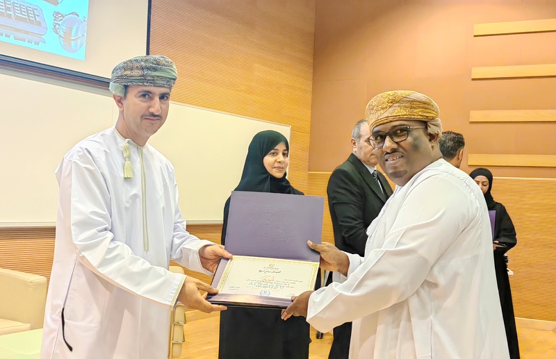 ختام الدورة التدريبية الشاملة في الحاسب الآلي بتعليمية ظفار