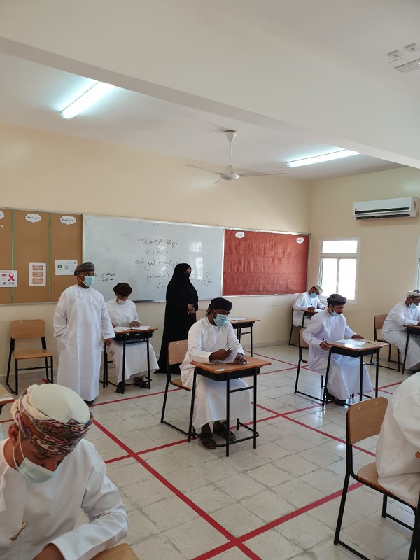 تعليمية ظفار تجري اختبارات وظائف الاشرف التربوي والإدارة المدرسية