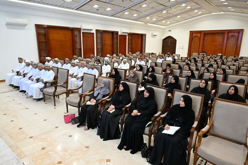 تنظيم لقاء تربوي لمديري ومديرات المدارس بتعليمية محافظة الظاهرة