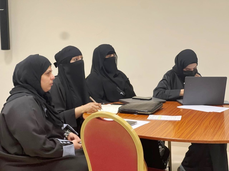  فريق من لجنة التقنيات الجغرافية الحديثة بتعليمية ظفار بزيارة داخلية إلى المديرية العامة للتربية والتعليم بمحافظة مسقط