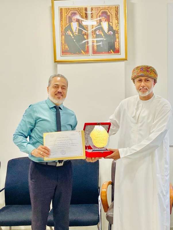 تكريم طلبة المدارس الخاصة  بتعليمية ظفار  الحاصلين على مراكز متقدمة على مستوى السلطنة في مسابقة القرآن الكريم 