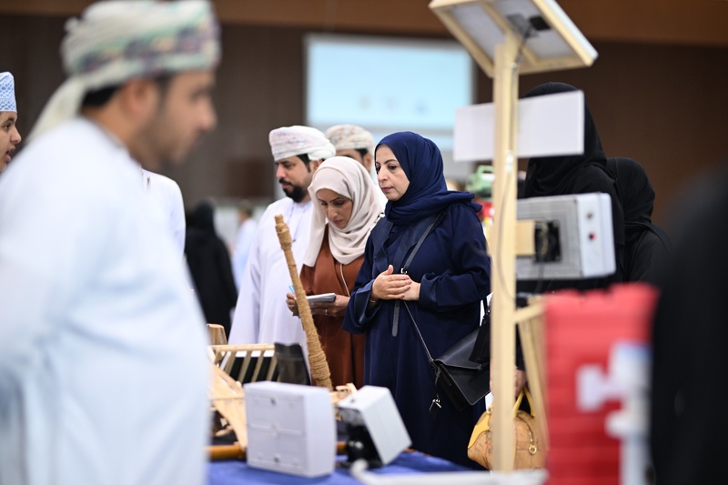 الاحتفال باختتام فعاليات ومناشط الأسبوع الوطني للعلوم والتكنولوجيا والهندسة والرياضيات بتعليمية محافظة الظاهرة