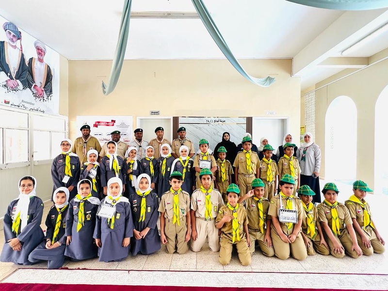   فريق لجنة الزيارات الإشرافية بالمديرية العامة للكشافة والمرشدات  يزور تعليمية ظفار 
