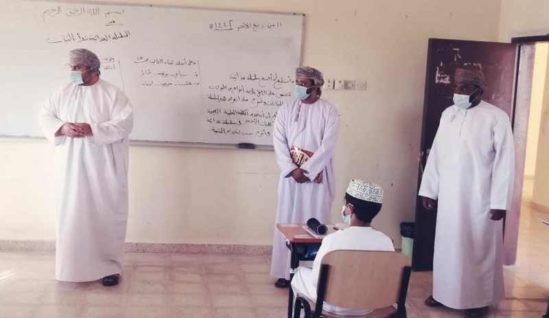 مدير عام تعليمية ظفار يزور عدد من مدارس ولاية صلالة