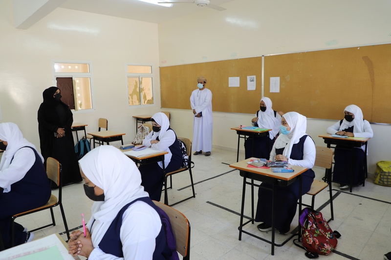 متابعة سير العملية التعليمية بمدارس ولايات سدح وشليم وجزر الحلانيات 