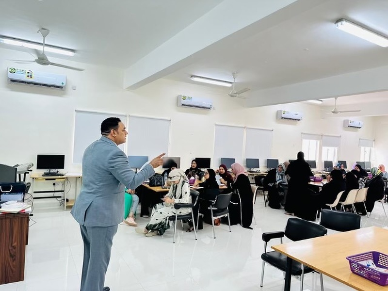     برنامج تدريبي في التطوير المهني لمعلمين المهارات الموسيقية بتعليمية ظفار