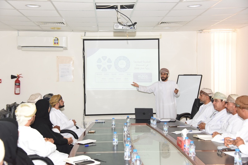 فريق التخطيط بوزارة التربية والتعليم يناقش الخطة الخمسية الحادية عشرة مع مسؤولي تعليمية جنوب الشرقية