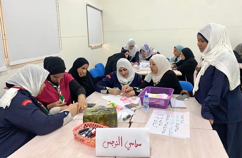 تواصل فعاليات الدورة المتقدمة لقادة وقائدات الحركة الكشفية والإرشادية بتعليمية ظفار