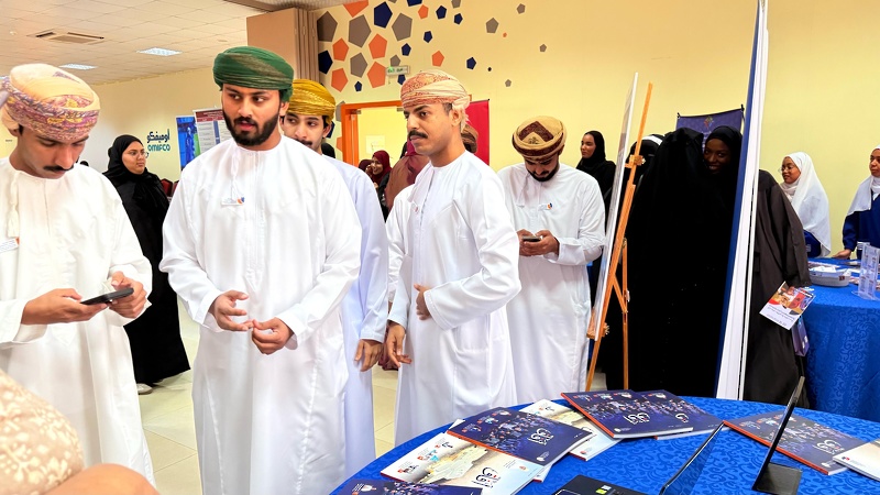 مدرسة لبابة بنت الحارث( ٩-١٢) تنظم ملتقى ( مستقبلك يبدأ من هنا )