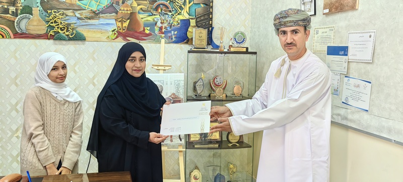 متابعة سير العملية التعليمية في مدارس تعليمية ظفار