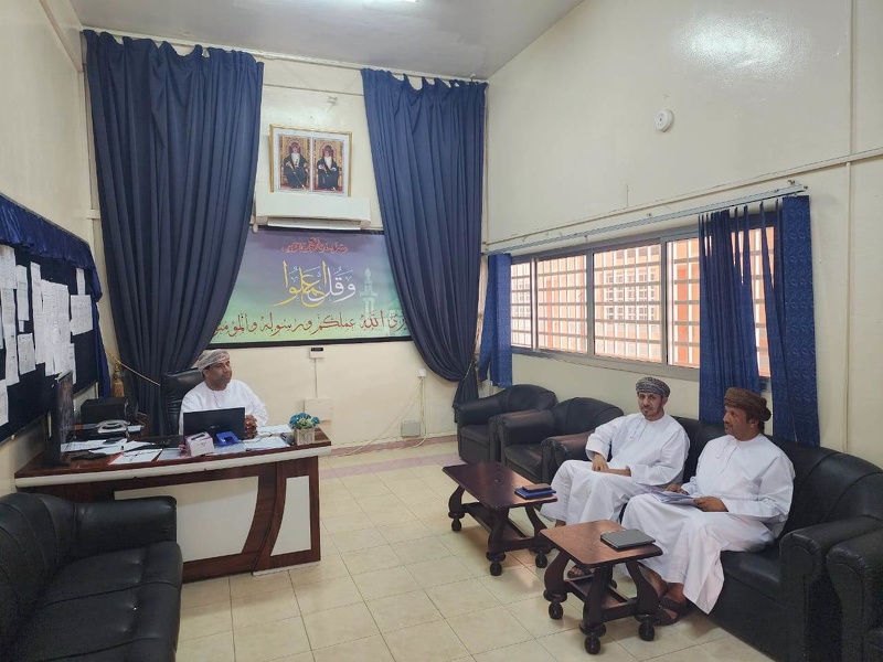 زيارة مدير عام المديريه العامه للتخطيط والتطوير الاستراتيجي لتعليمية ظفار 