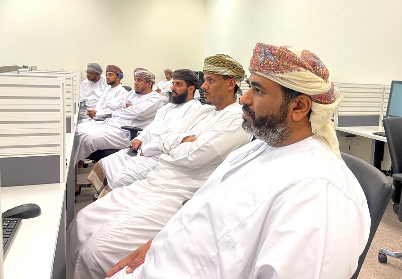 ختام برنامج الشبكات والأمن السيبراني بتعليمية ظفار 