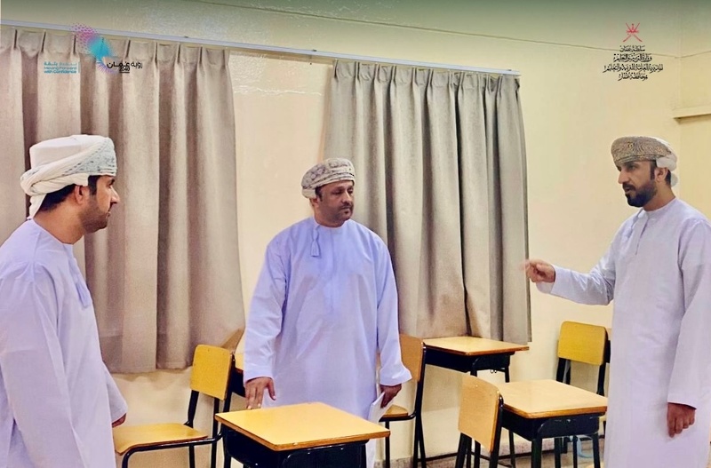 تعليمية ظفار تبحث جاهزية تطبيق تخصص السفر والسياحة في العام الدراسي القادم