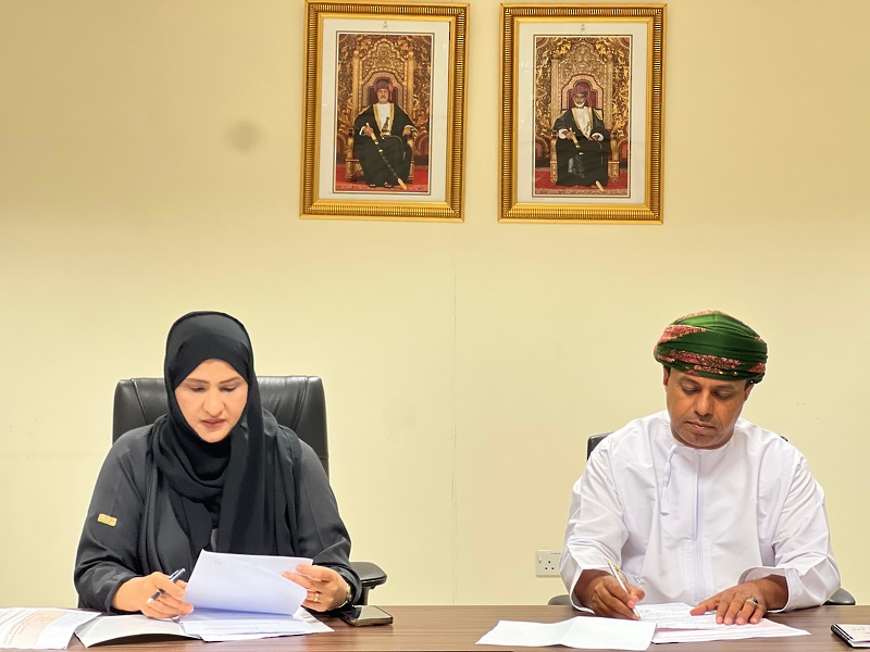 تعليمية ظفار تناقش مؤشرات الأداء في العمل الإشرافي والمدرسي