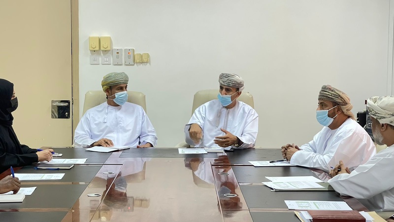 اللقاء المشترك بين المديرية العامة للتربية والتعليم بمحافظة ظفار والمديرية العامة للزراعة والثروة السمكية وموارد المياه لمناقشة (مشروع خيرات مدرستي)