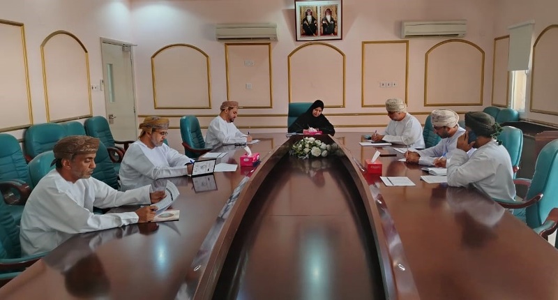 بهدف رفع الجاهزية لدى اللجنة الفرعية لإدارة الحالات الطارئة بتعليمية محافظة الظاهرة  