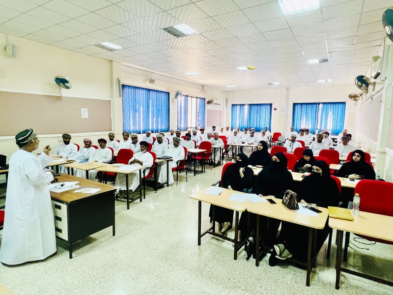 تعليمية ظفار تستكمل ورشة الحقيبة التدريبية الثانية  حول تقييم الأداء الفعلي للموظف في منظومة الإجادة لقياس الأداء الفردي 