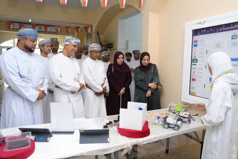 تدشين مشروعي قاعات التكامل الحسي و STEM Oman بتعليمية جنوب الشرقية 