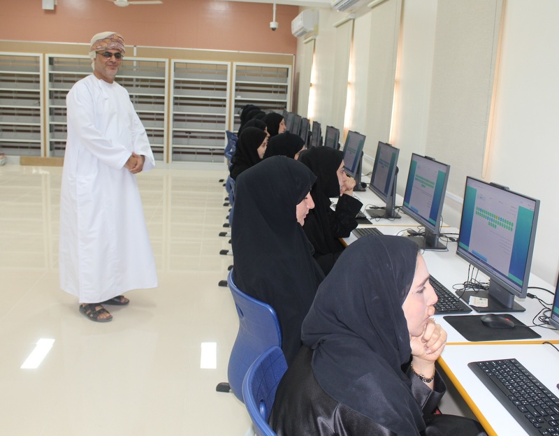 انطلاق امتحانات الترشح للمتقدمين لوظائف الإشراف التربوي والإدارة المدرسية بتعليمية محافظة الظاهرة