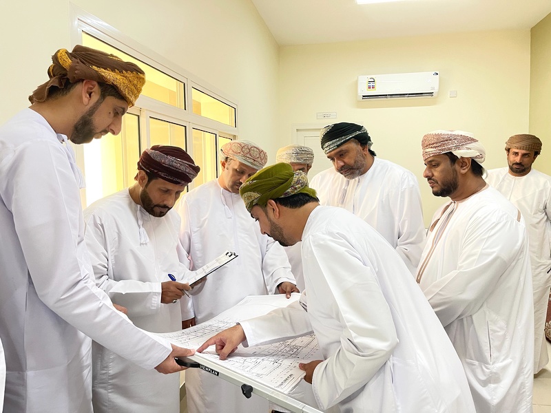 استلام المبنى الجديد لمدرسة الأجيال للتعليم الأساسي (1- 4) بولاية صلالة