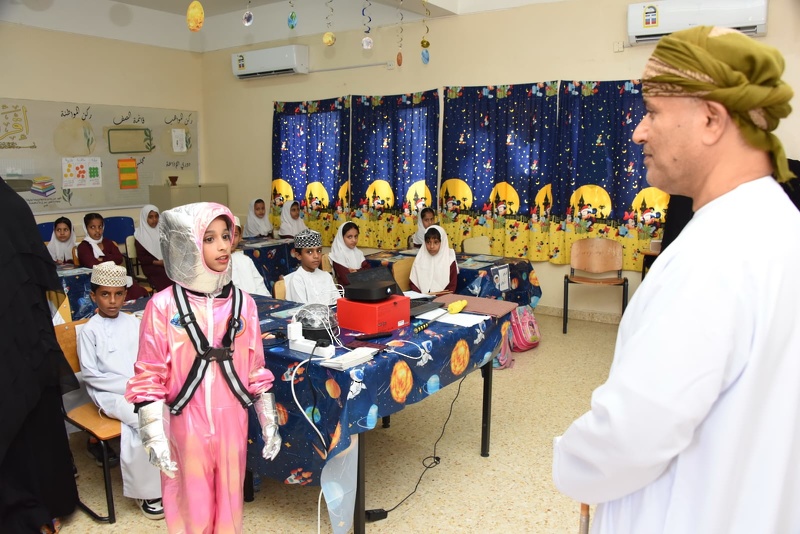ملتقى ( فن وارتقاء ) مدرسة عائشة بنت عثمان للتعليم الأساسي