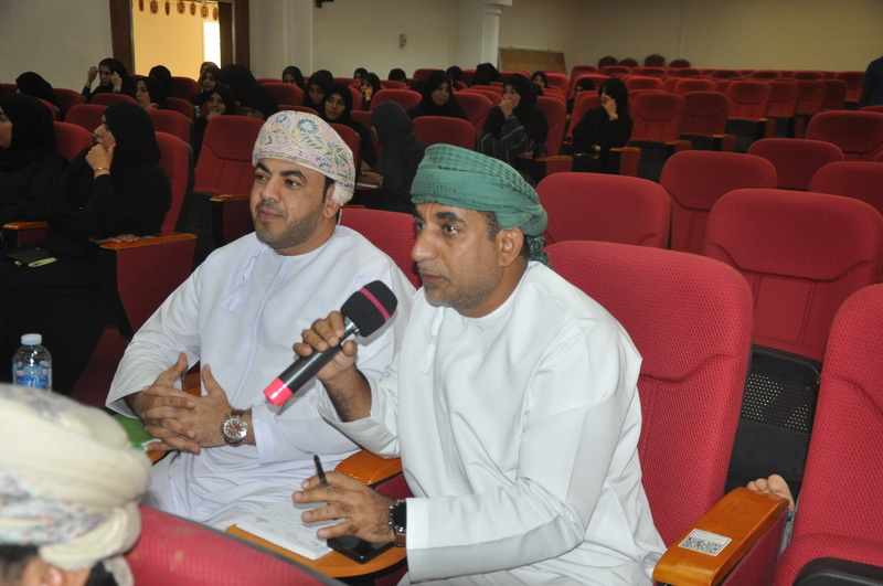 تنظيم لقاءً تربوياً لمديري المدارس بتعليمية محافظة الظاهرة