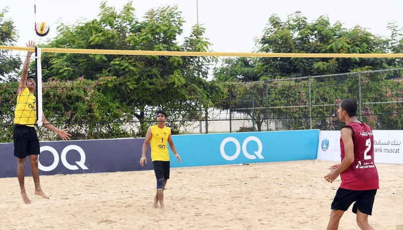 منافسات مثيرة في اليوم الاول من البطولة المدرسية للألعاب الشاطئية   