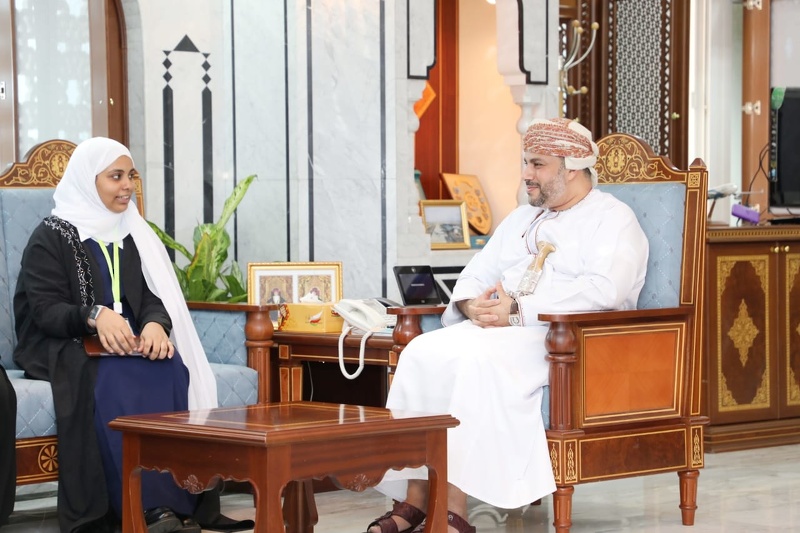 صاحب السمو السيد مروان بن تركي بن محمود ال سعيد محافظ ظفار يلتقي بالفريق الذي يمثل السلطنة في مسابقة فيرست جلوبل العالمية بسويسرا.