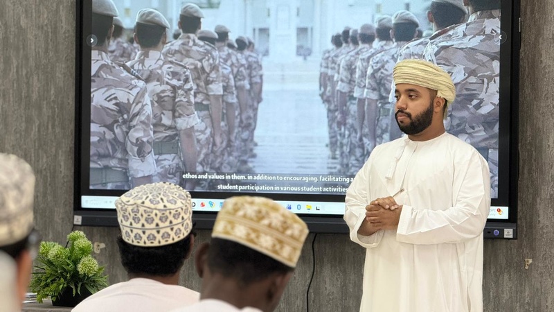 مدارس ولاية مصيرة تستضيف حلقات توعوية حول مستجدات القبول الموحد والكلية العسكرية التقنية