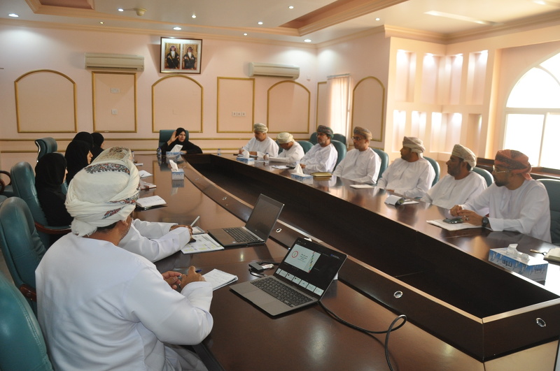 مناقشة نظام إدارة الجودة ومنهجية لين بتعليمية محافظة الظاهرة